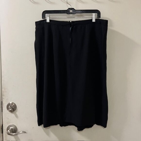 Modes Rassia Black Pleated Knee Length Skirt Size Large-Xlarge - Picture 3 of 8